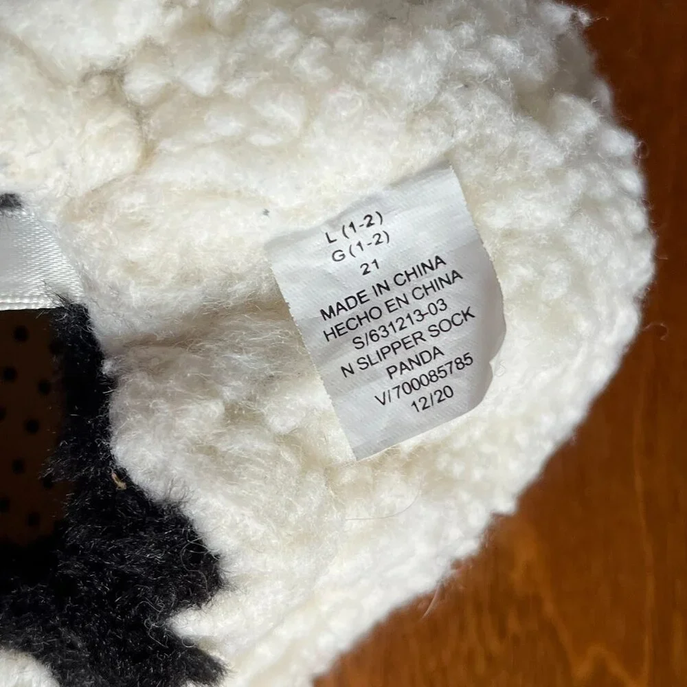 Old Navy plush panda slippers 1-2